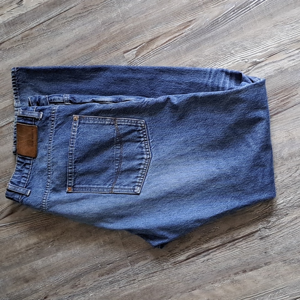 TED Baker 38L